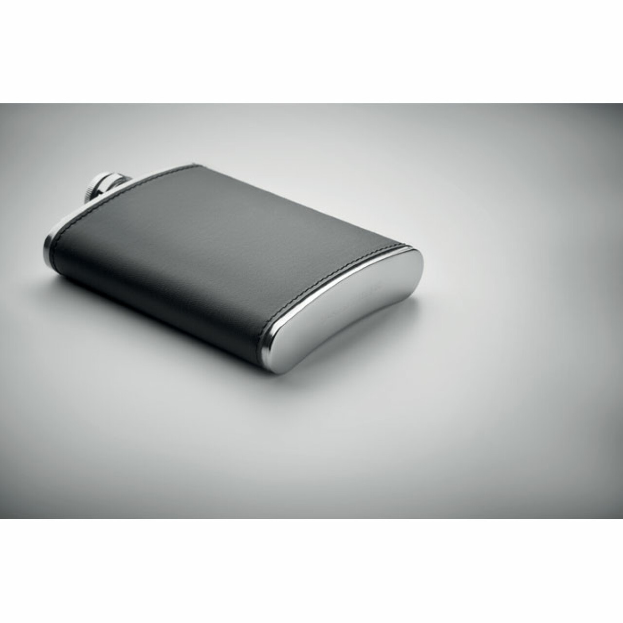 Italtartó laposüveg 200 ml