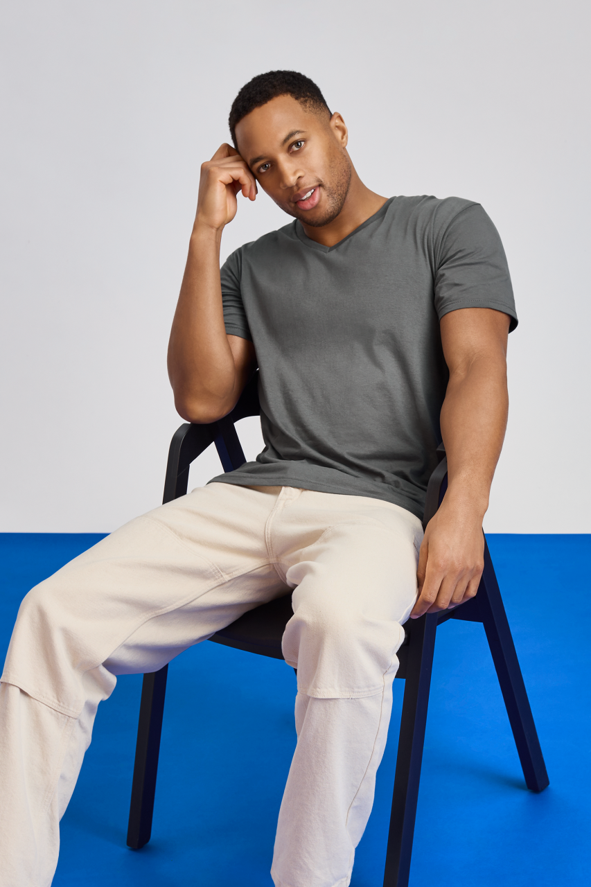 SOFTSTYLE® FELNŐTT V-NYAKÚ PÓLÓ