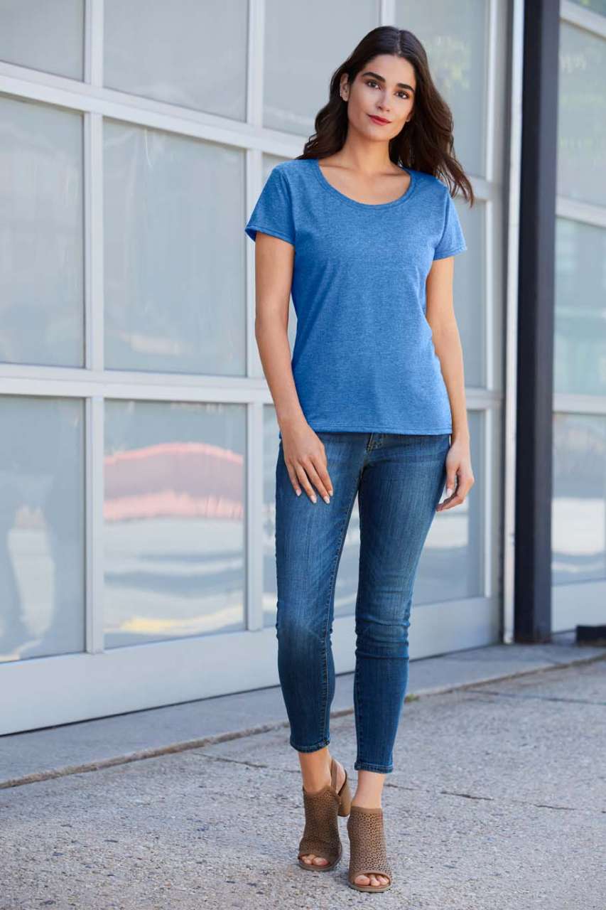 SOFTSTYLE® NŐI DEEP SCOOP PÓLÓ