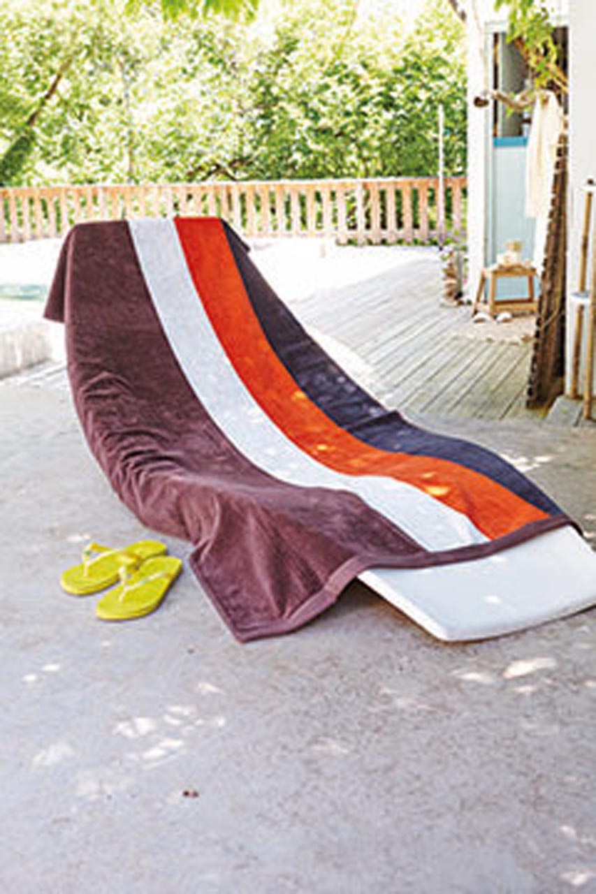 STRIPED BEACH TOWEL