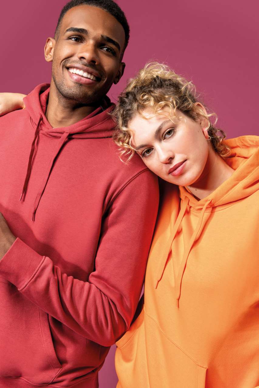 FÉRFI KÖRNYEZETBARÁT KAPUCNIS PULÓVER