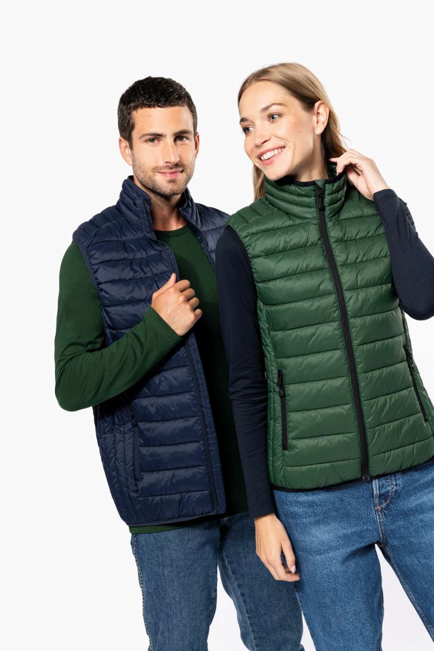 MEN’S LIGHTWEIGHT SLEEVELESS FAKE DOWN JACKET