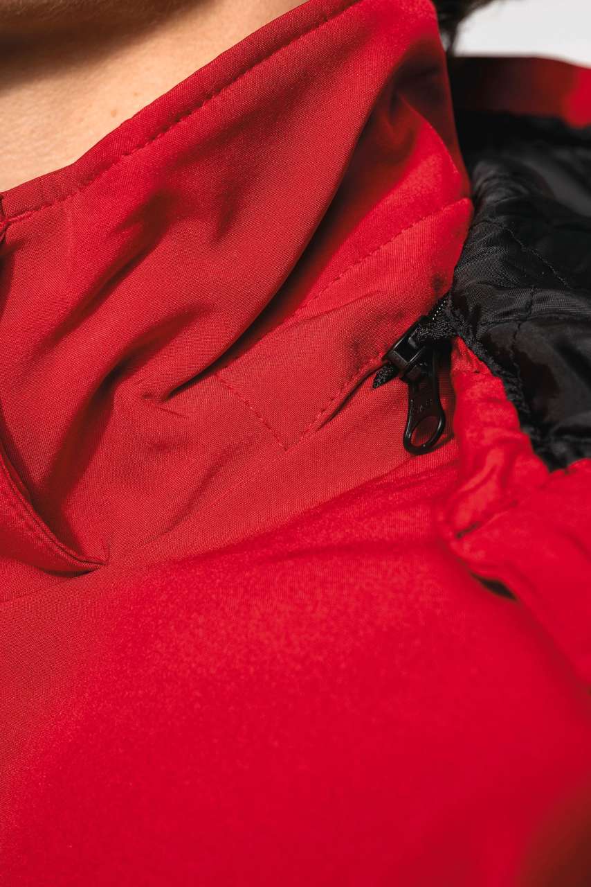 FÉRFI KAPUCNIS SOFTSHELL BÉLELT PARKA