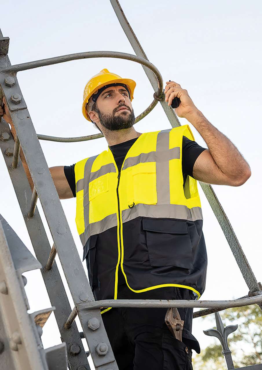 COMFORT EXECUTIVE SAFETY VEST "HAMBURG" - MULTIFUNCTIONAL WITH POCKETS