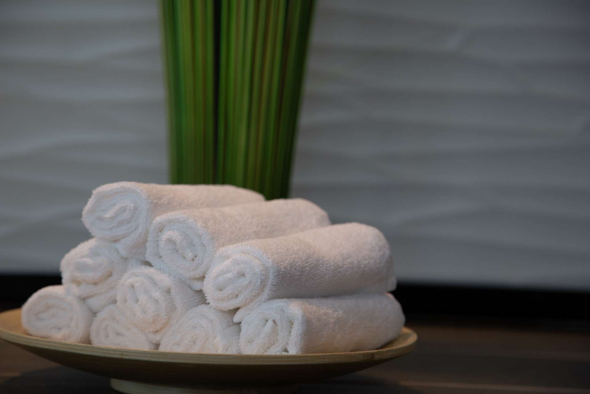 OLIMA HOTEL QUALITY HAND/FACE TOWEL