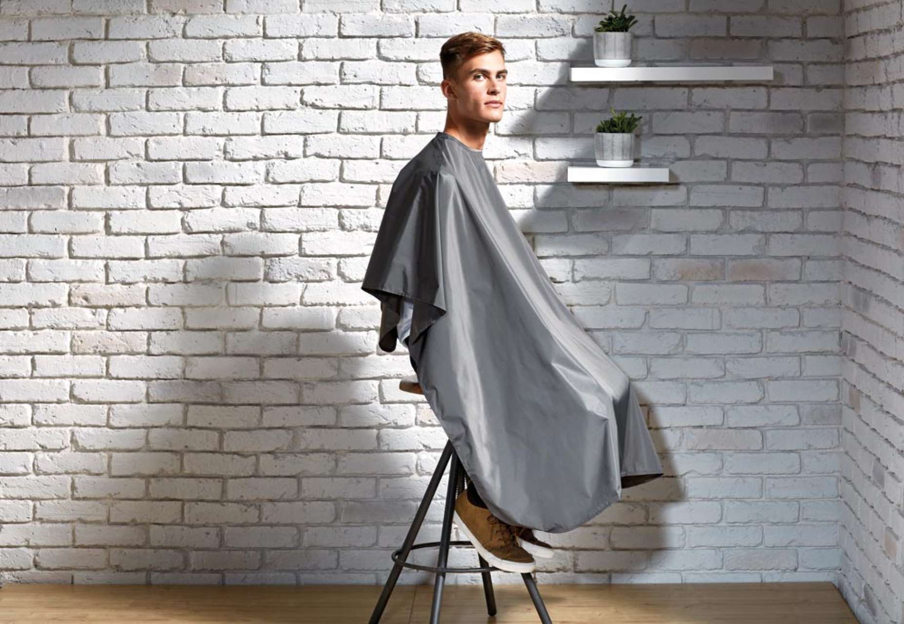 WATERPROOF SALON GOWN