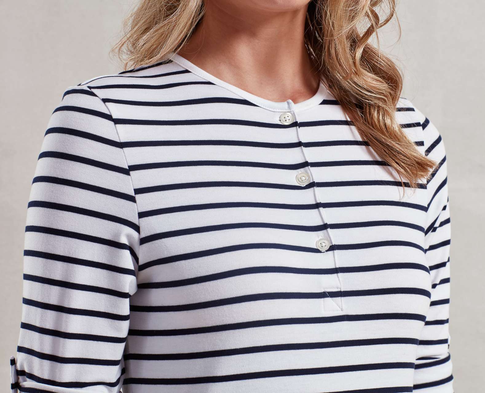 NŐI FELHAJTOTT UJJÚ PÓLÓ